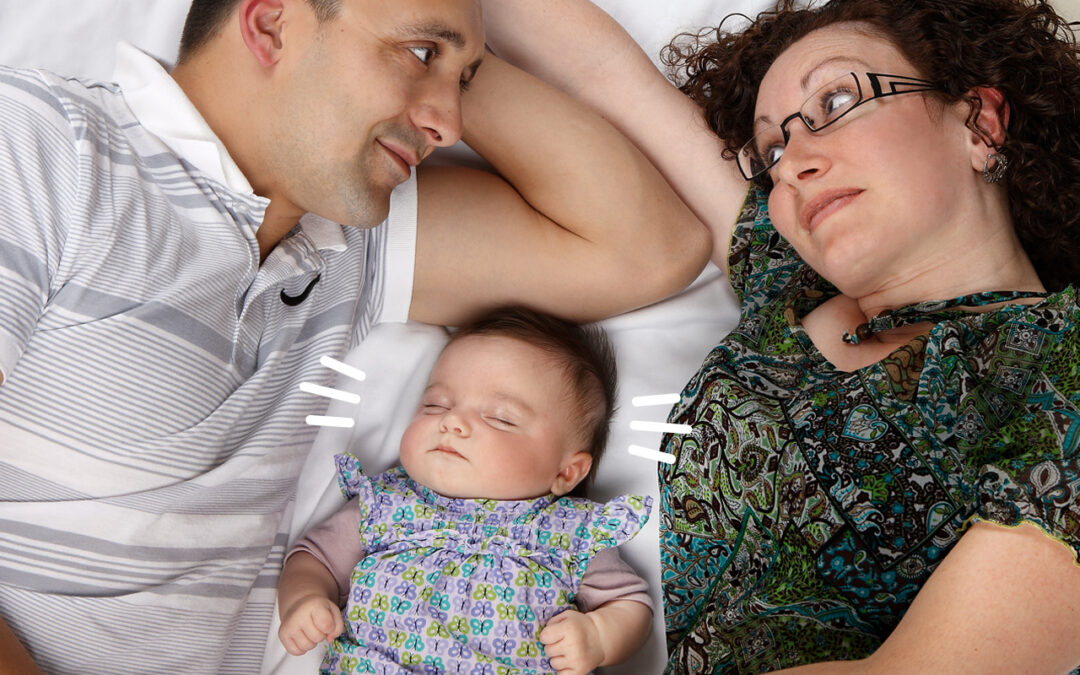 couple avec bébé au centre qui dort blog wesco