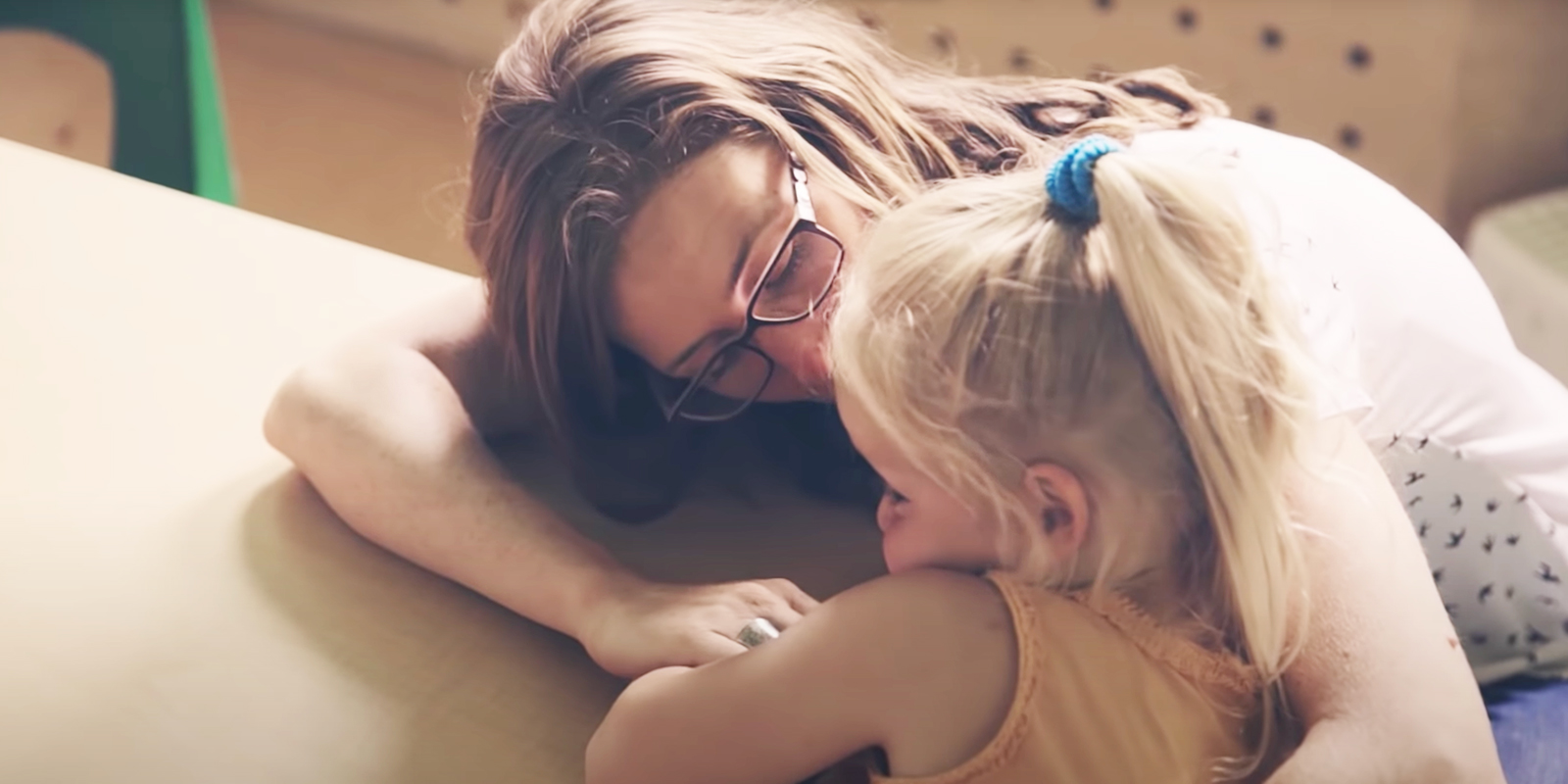 femme qui parle avec enfant blog wesco