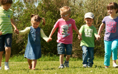 La Convention Internationale des Droits de l’Enfant expliquée aux enfants et aux adultes aussi !