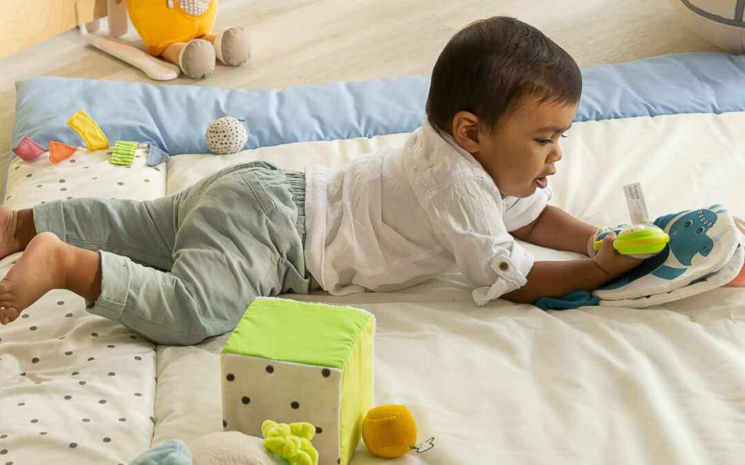 La place et le rôle de l’adulte dans le jeu libre de l’enfant en crèche